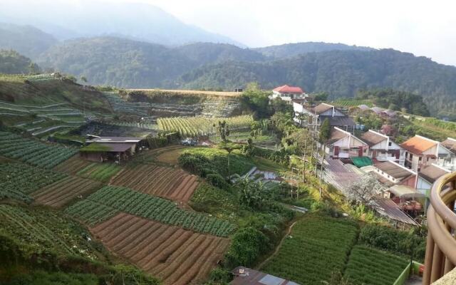 Aaron Apartment at Crown Imperial