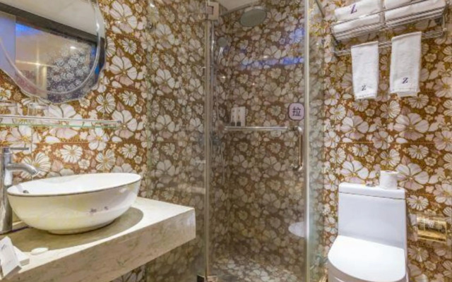 Zsmart Hotel (Shanghai Baoshan Wanda Gongkang Road Subway Station)