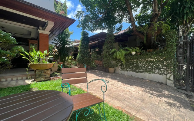 Pha Thai House