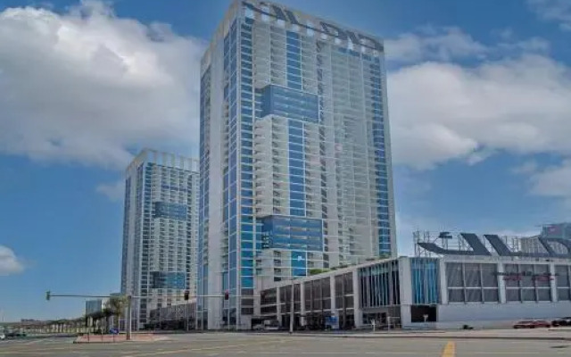 Spectacular Burj Khalifa View Service Apartment