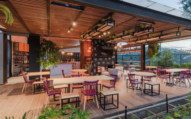 Joinn Houtel Guatape