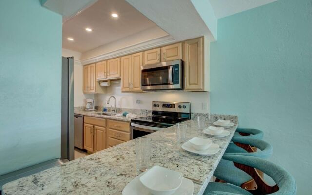 Jamaica Royale Beach Waves