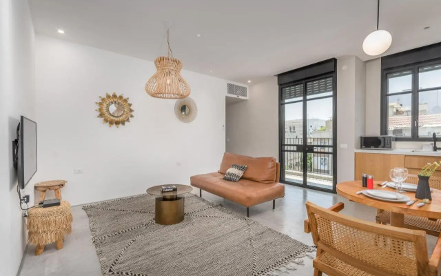 Trendy apartment next to Levinsky market