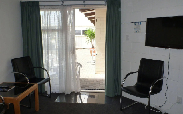Fernleaf Motel