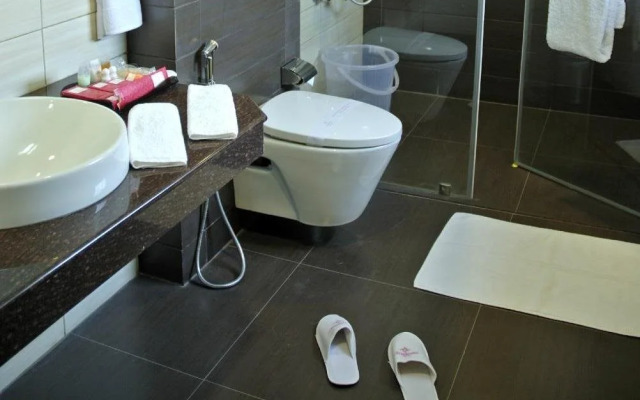Arpanaa Hotel
