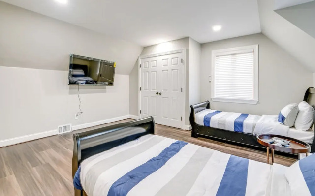 Silver Springs Home: Walk to Downtown!