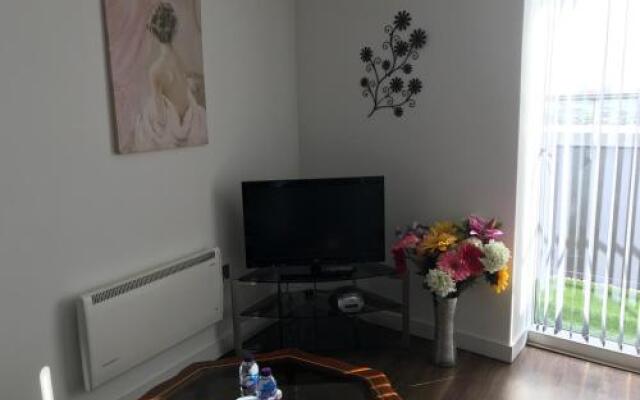 Executive 2 bedroom heart of BBC Media City