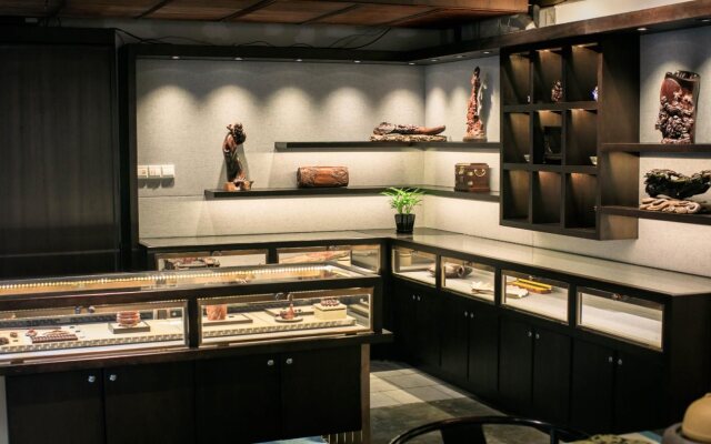 Shichahai Sandalwood Boutique Hotel