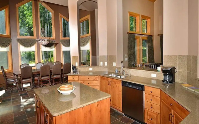 Meadow Brook Chalet