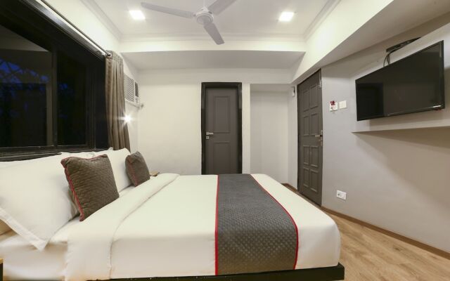 OYO Flagship 573 Chakala Sahar Road