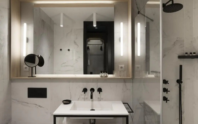 ICON Wipton by Petit Palace