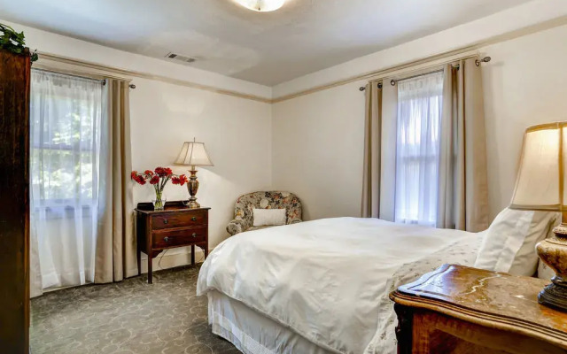 Old Yacht Club Inn Vacation Rentals