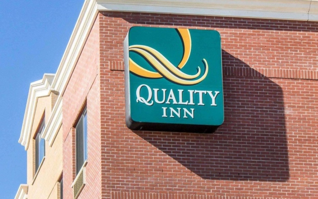 Quality Inn Floral Park