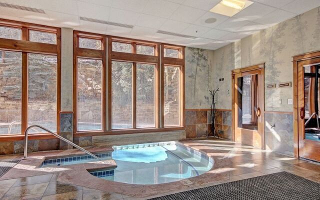 3056 The Timbers 1 Bedroom Condo by RedAwning