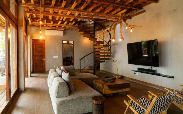 Tokipa at Punta Sayulita