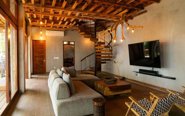 Tokipa at Punta Sayulita