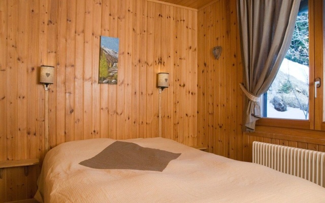 Outstanding chalet for groups, south facing, breathtaking views - all year round – Guest Rooms – Ayent