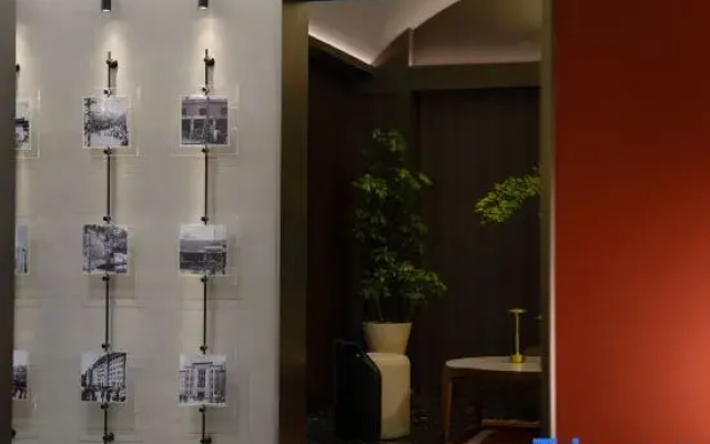 Xiao · ISVARA Designer Hotel (Huaihe Road Pedestrian Street)