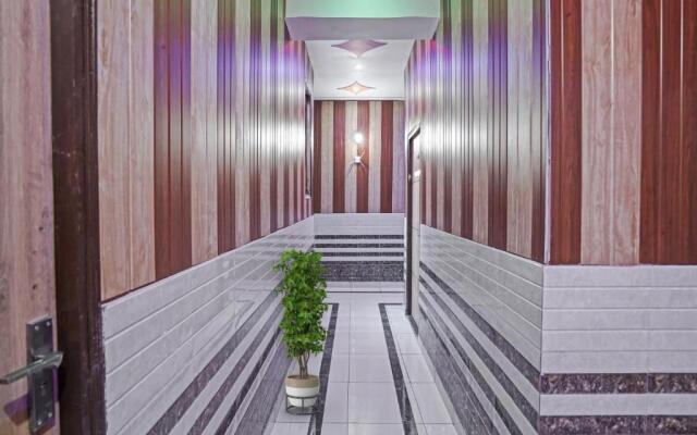 OYO Flagship 70296 S H J Hotel