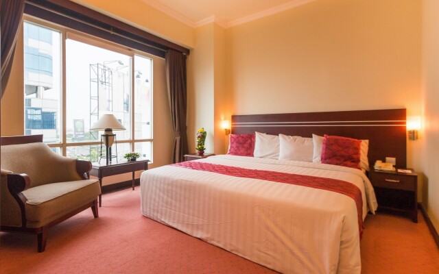 Twin Plaza Hotel