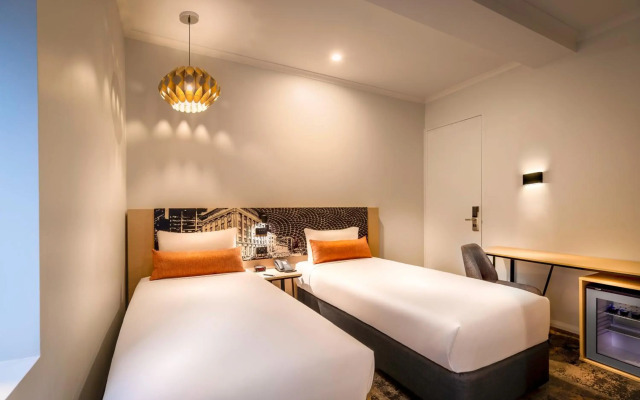 Royal Falcon Hotel