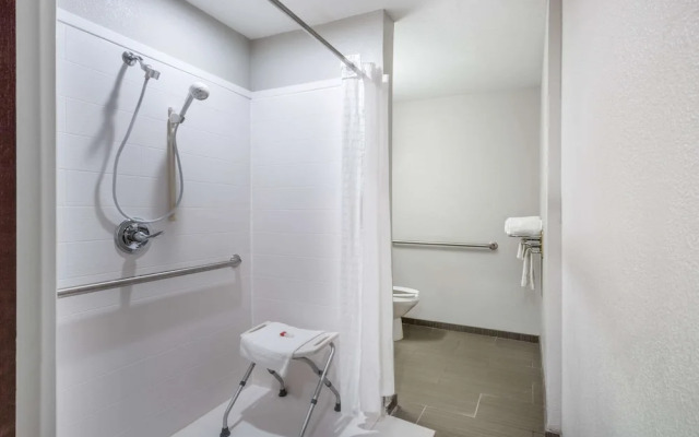 Microtel Inn And Suites Burlington