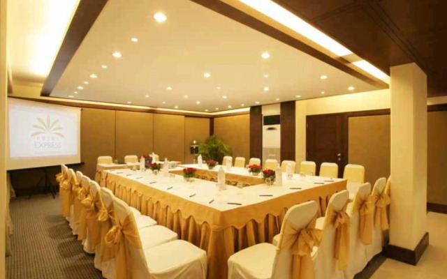 Hotel Express Residency