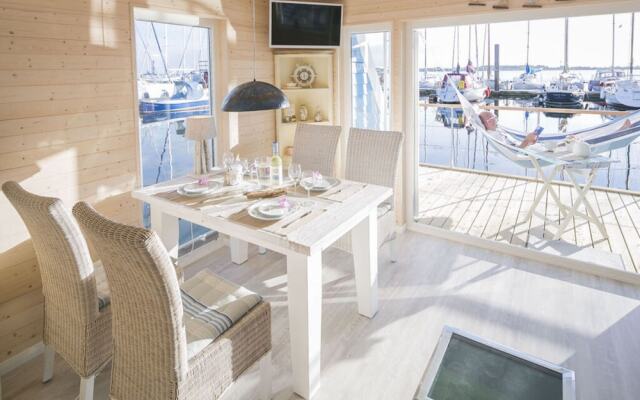 Antje Frieda Comfortable Holiday Residence