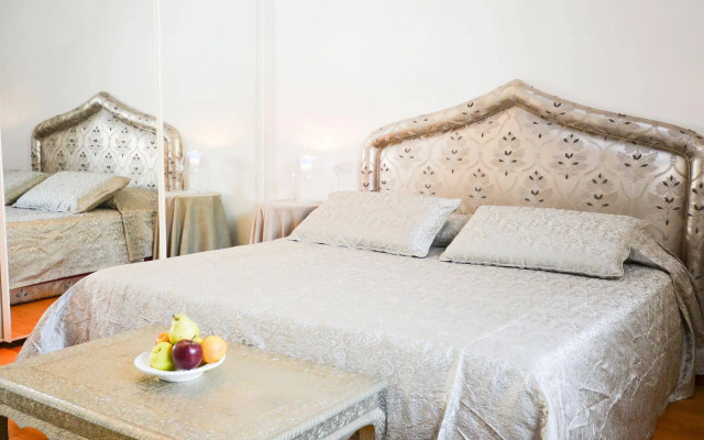 Ca' degli Archi Charme lux apt by Cannaregio Canal