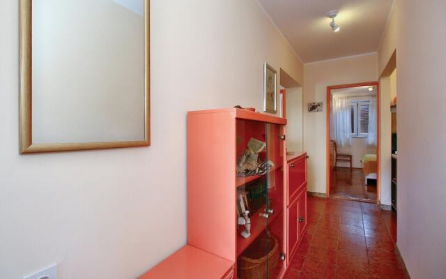 Amazing Home in Novigrad With Wifi and 2 Bedrooms