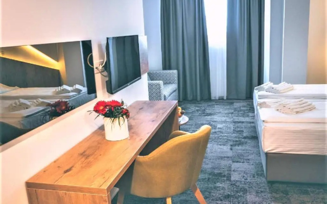Orange Hotel