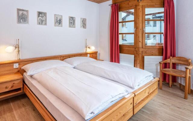 Schweizerhof Ferienwohnungen Lenzerheide 4