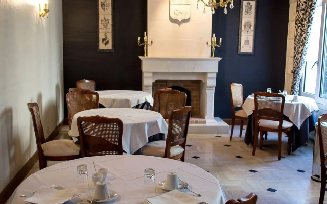 Logis Hôtel Restaurant Le Cheval Blanc