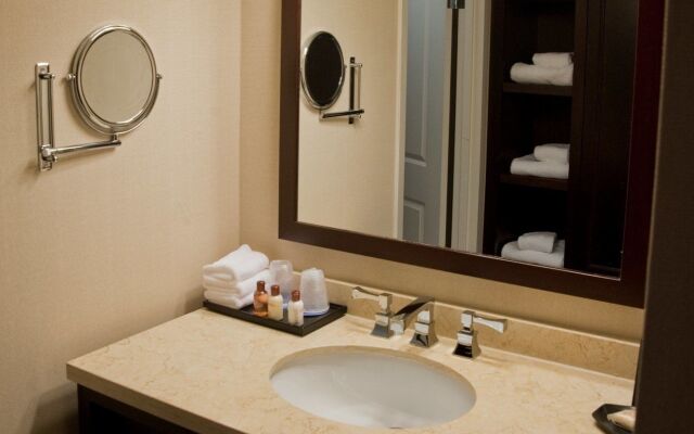 Sheraton Westport Chalet Hotel St. Louis