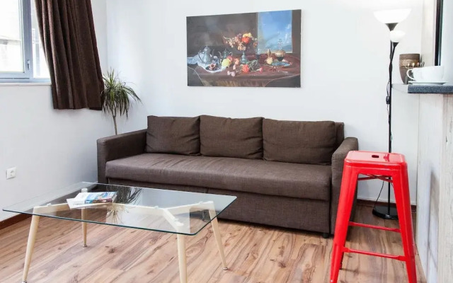 Modern-deluxe central apt in Athens