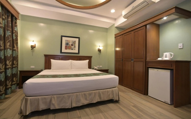 Paragon Hotel and Suites