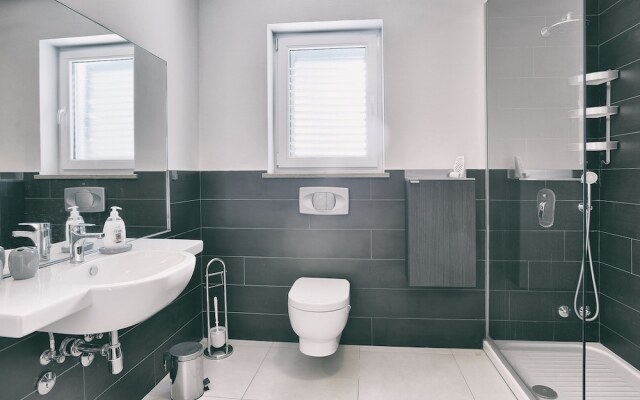 Luxurious Villa with Sauna & Hot Tub in Žminj