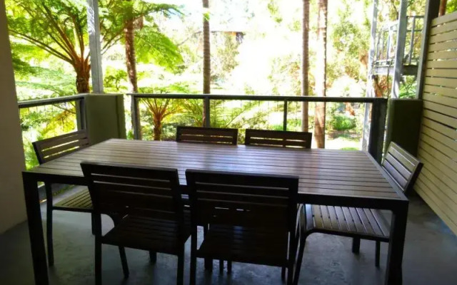 Ramada Resort Flynns Beach