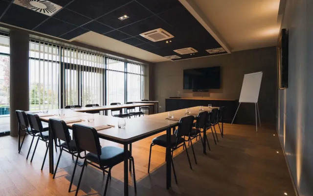 Greet Hotel Cernay Mulhouse