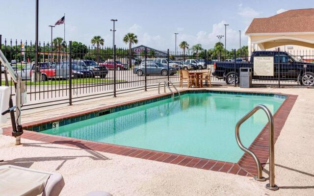 Suburban Extended Stay LaPlace