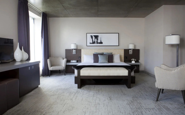 Hotel 10