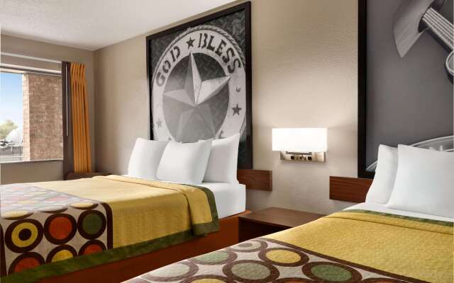 Super 8 by Wyndham Universal City
