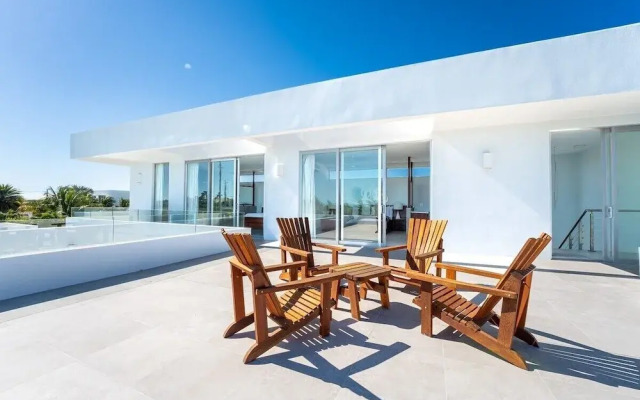 Beachside Villa, Amazing Views, Hotel Amenities v5
