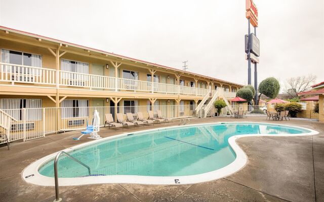 GuestPlace Inn & Suites