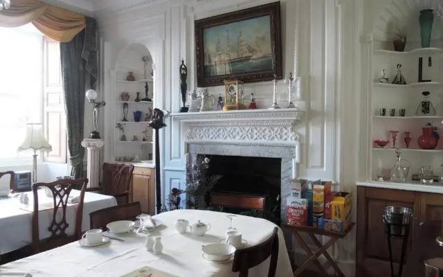 The Georgian House
