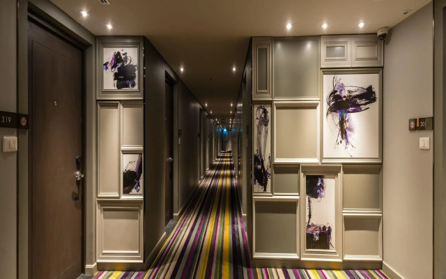 Отель Maitria Sukhumvit 18 Bangkok – A Chatrium Collection