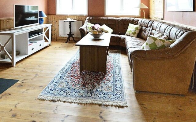 7 Person Holiday Home in Allingsas, Sverige