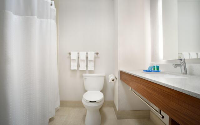 Holiday Inn Express & Suites Dallas NE - Allen by IHG