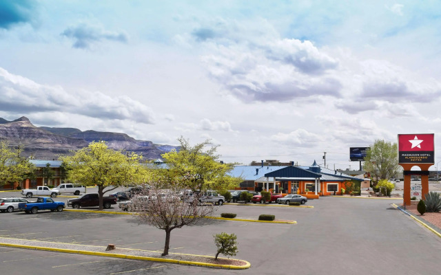 The Classic Desert Aire Hotel