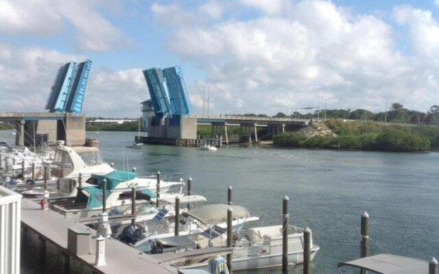 Holiday Inn & Suites Clearwater Beach S-Harbourside, an IHG Hotel